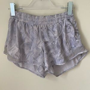 Lululemon Hotty Hot Shorts, 4”